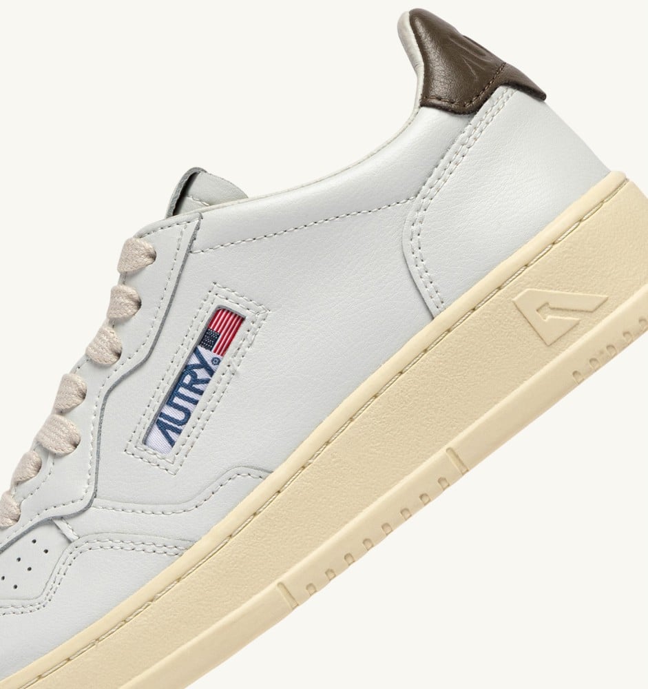 MEDALIST LOW IN WHITE AND CHOCOLATE LEATHER