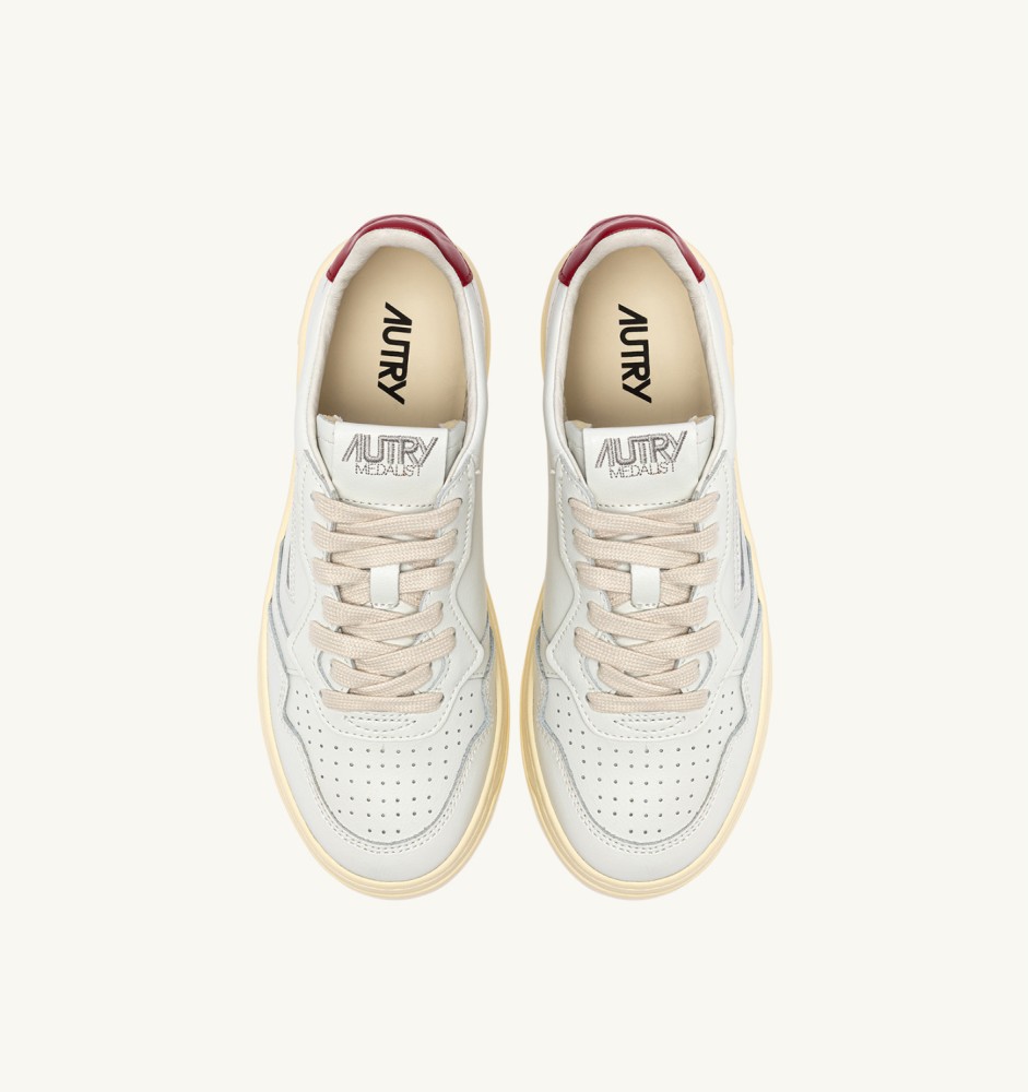 MEDALIST LOW IN WHITE AND DEEP CLARET LEATHER