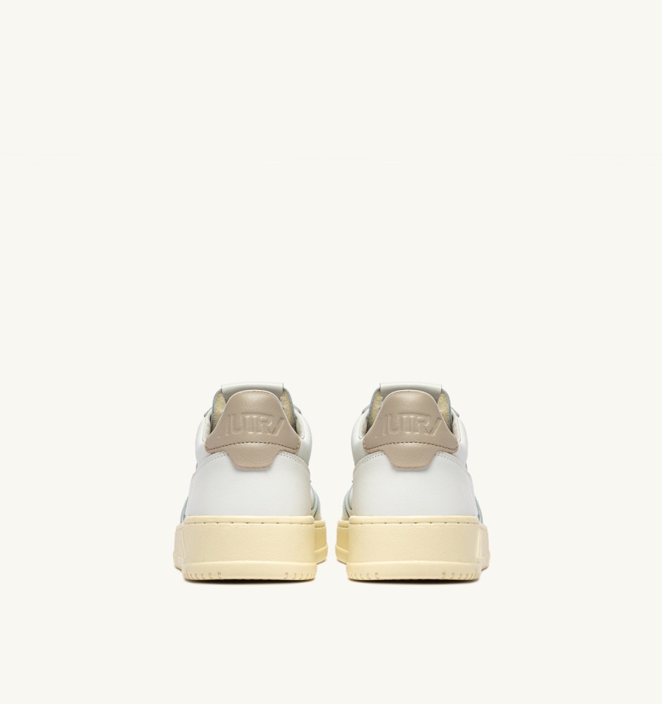 MEDALIST LOW IN WHITE AND FEATHER GRAY LEATHER