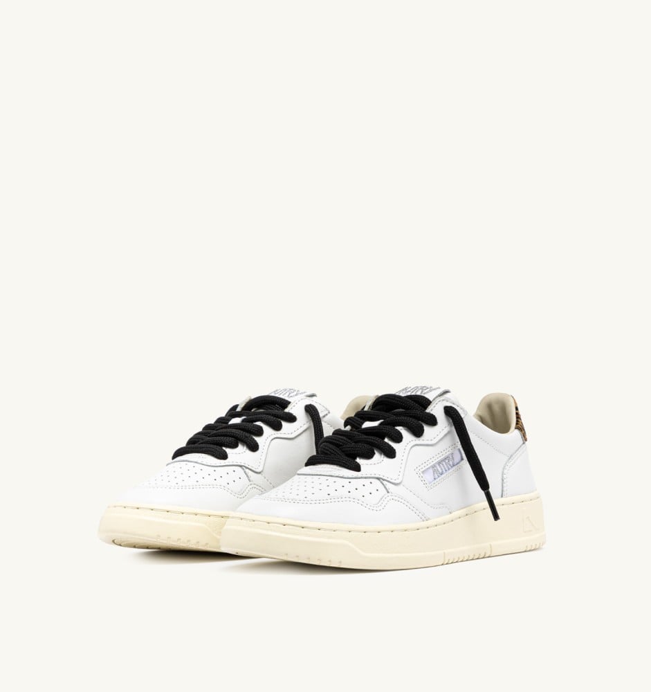 MEDALIST LOW IN LEATHER COLOR WHITE AND LEOPARD