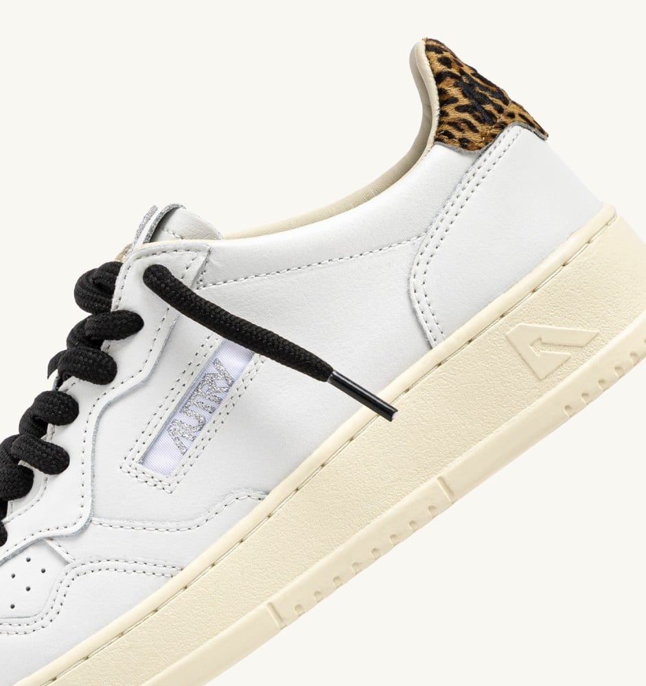 MEDALIST LOW IN LEATHER COLOR WHITE AND LEOPARD