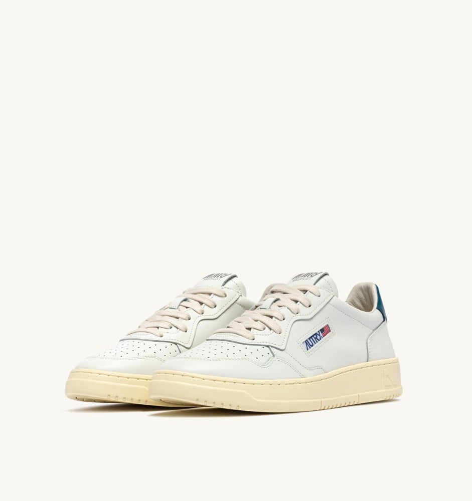 MEDALIST LOW IN WHITE AND MALLARD BLUE LEATHER