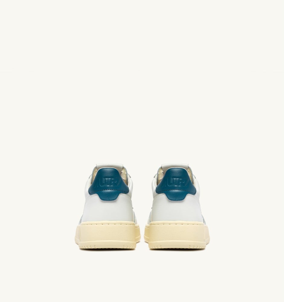 MEDALIST LOW IN WHITE AND MALLARD BLUE LEATHER