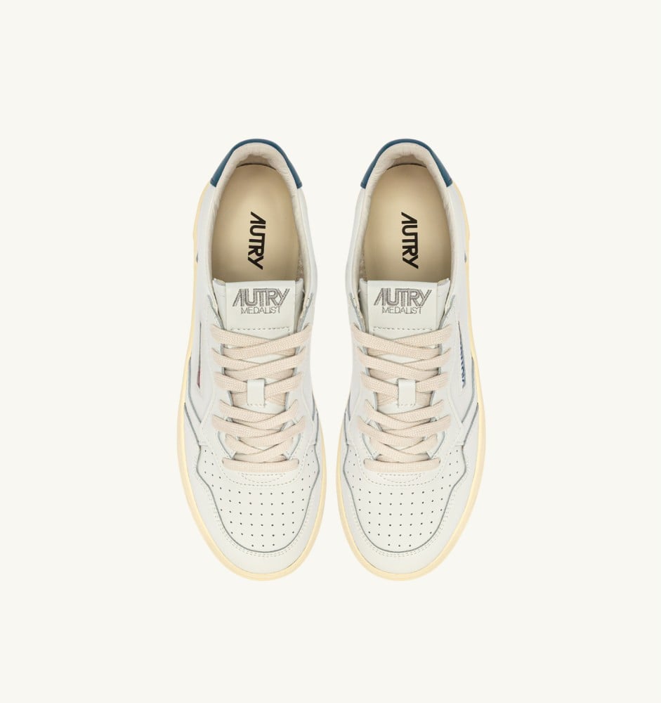 MEDALIST LOW IN WHITE AND MALLARD BLUE LEATHER