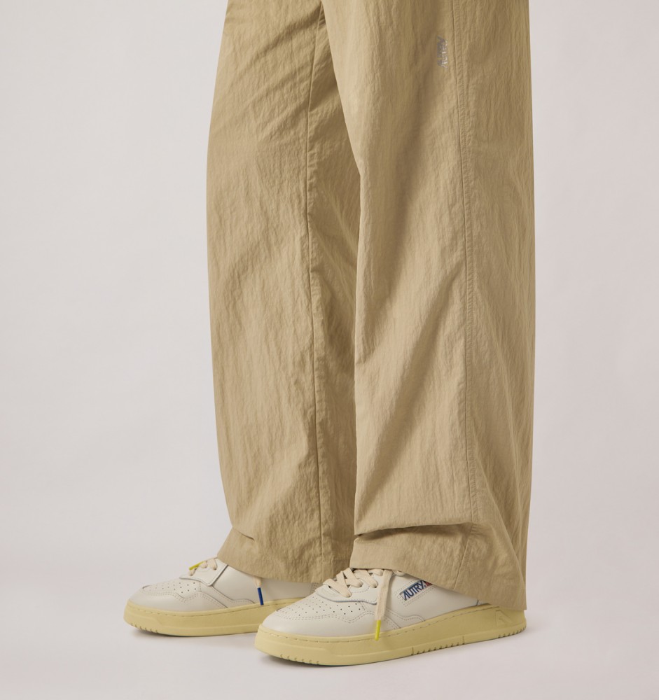 MEDALIST LOW IN WHITE AND BLACK LEATHER