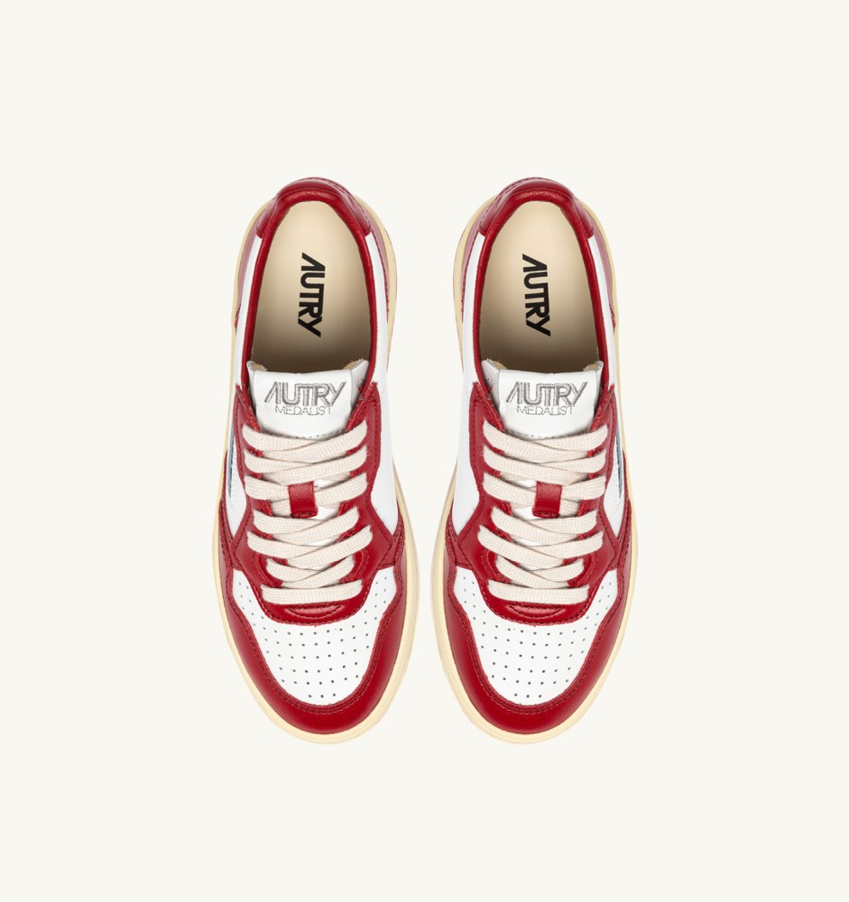 MEDALIST LOW IN WHITE AND RED LEATHER WITH LETTERING