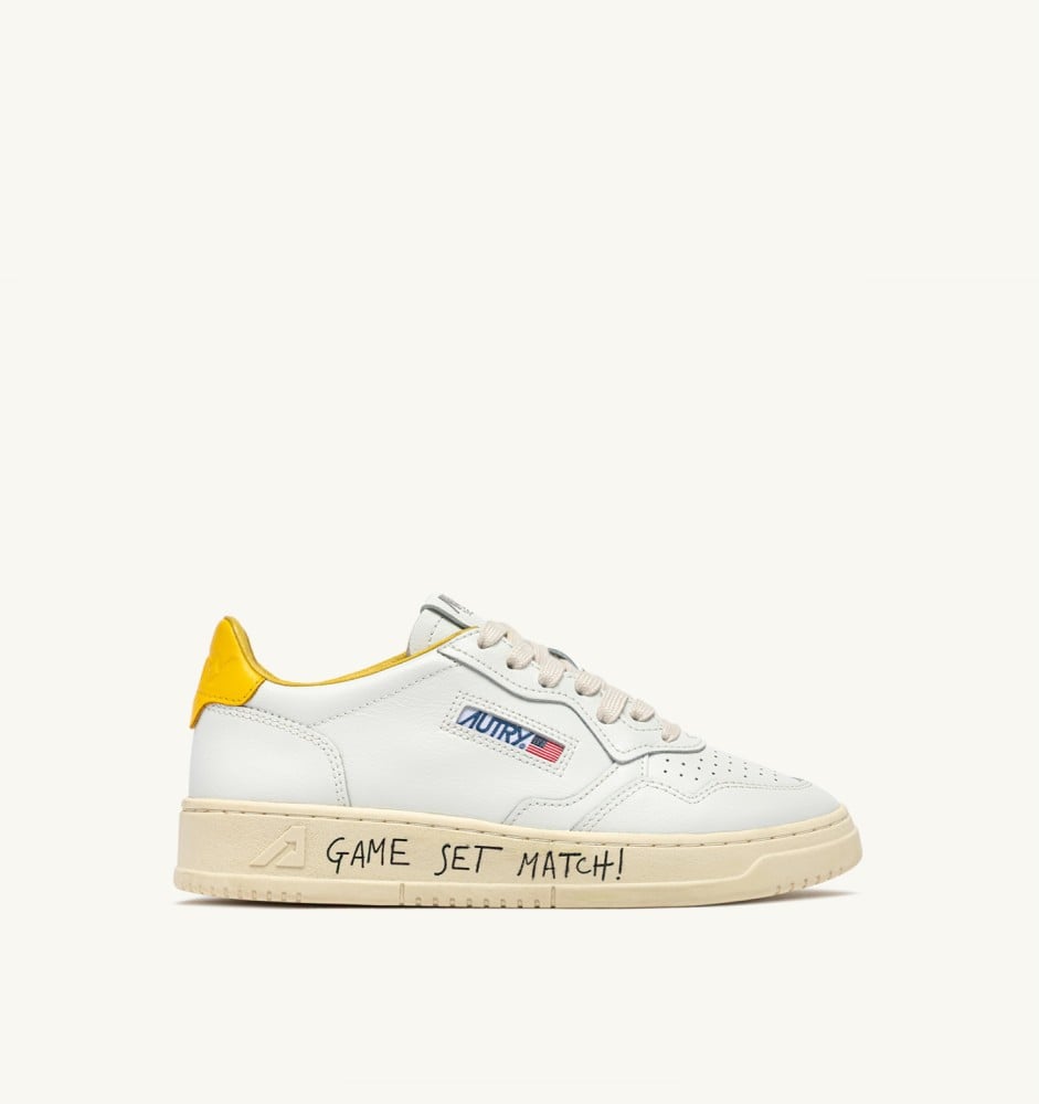 MEDALIST LOW IN WHITE AND SLICKER LEATHER WITH LETTERING