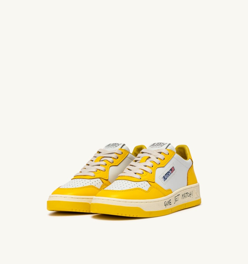 MEDALIST LOW IN WHITE AND SLICKER LEATHER WITH LETTERING