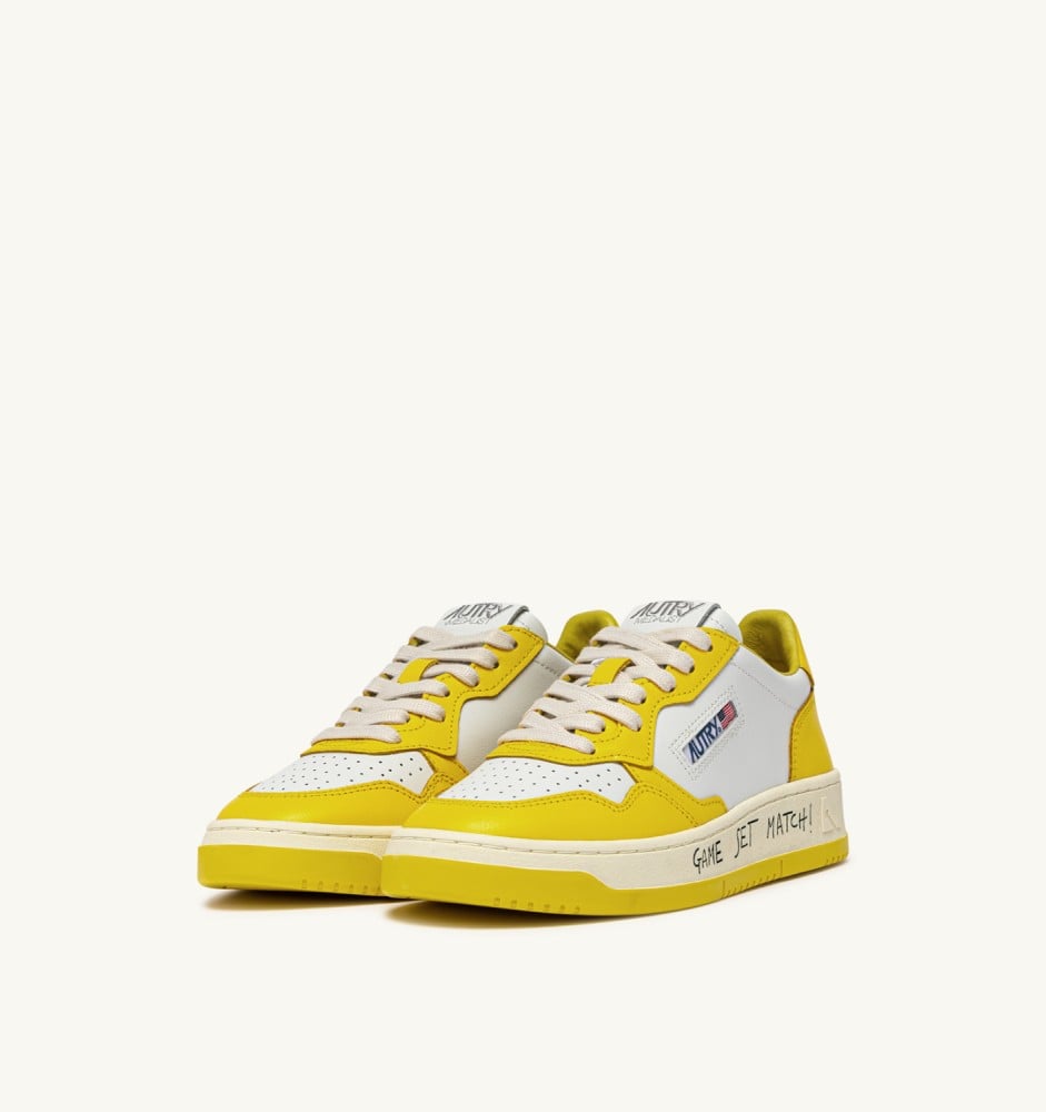 MEDALIST LOW IN WHITE AND SLICKER LEATHER WITH LETTERING