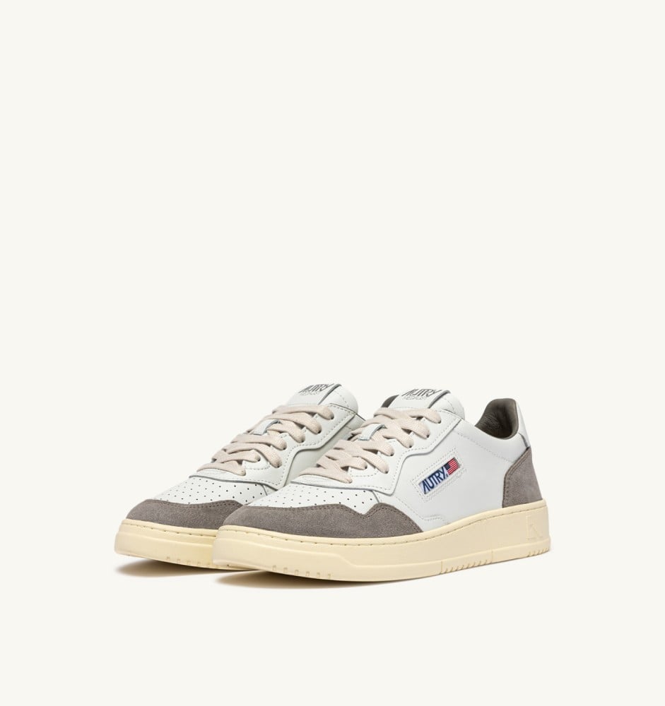 MEDALIST LOW IN WHITE LEATHER AND CEMENT SUEDE