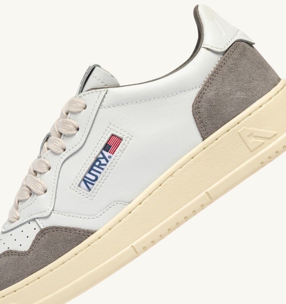 MEDALIST LOW IN WHITE LEATHER AND CEMENT SUEDE
