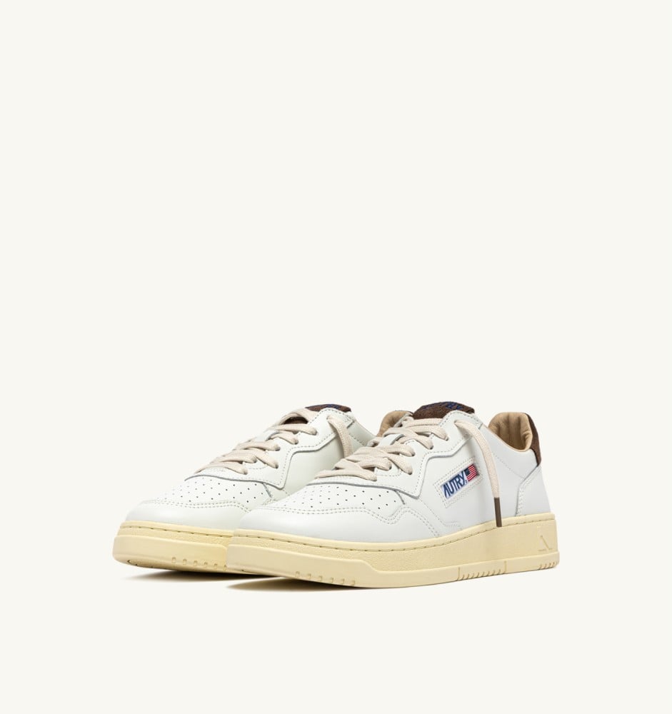 MEDALIST LOW IN WHITE LEATHER AND CHOCOLATE CHIP SUEDE