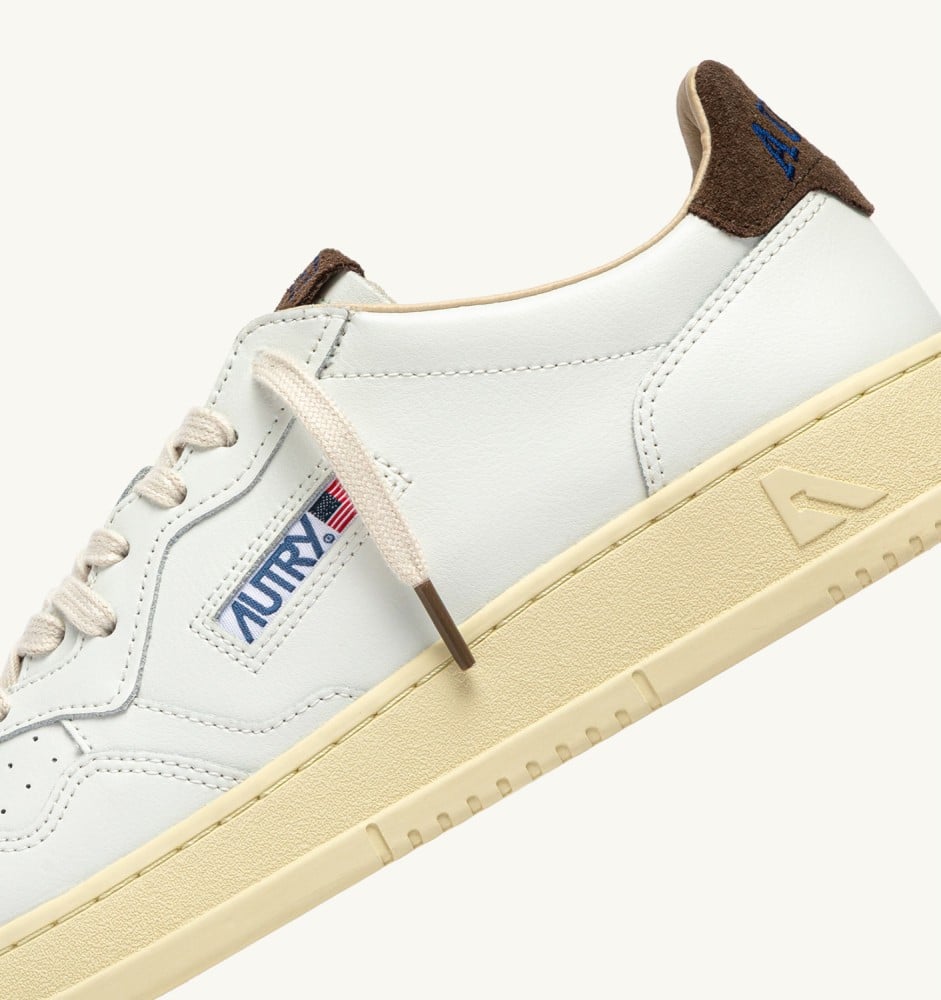 MEDALIST LOW IN WHITE LEATHER AND CHOCOLATE CHIP SUEDE