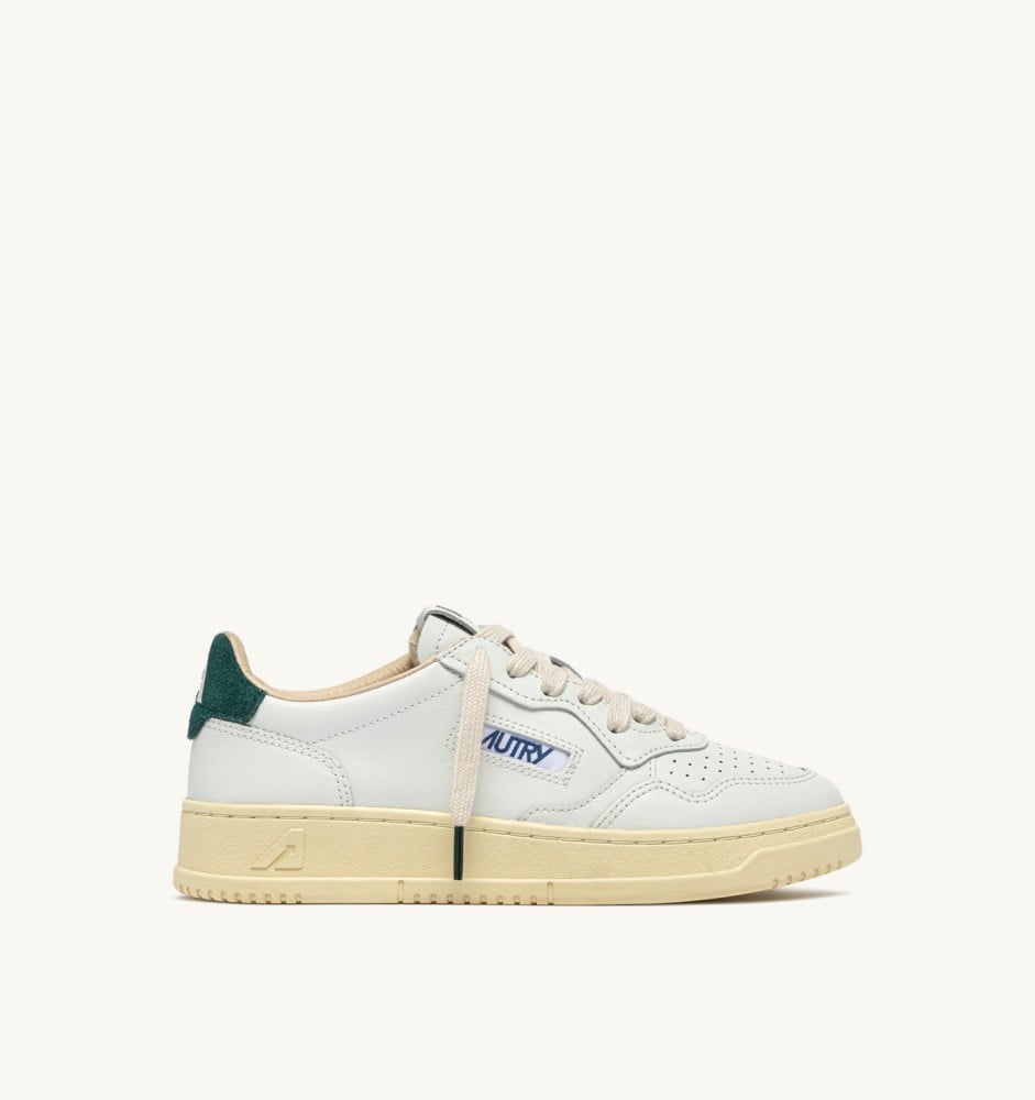 MEDALIST LOW IN WHITE LEATHER AND DARK SEA SUEDE