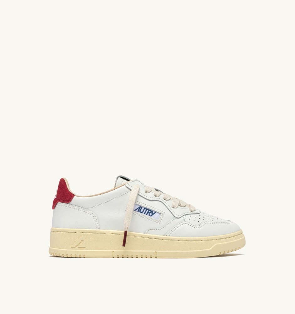 MEDALIST LOW IN WHITE LEATHER AND DEEP CLARET SUEDE