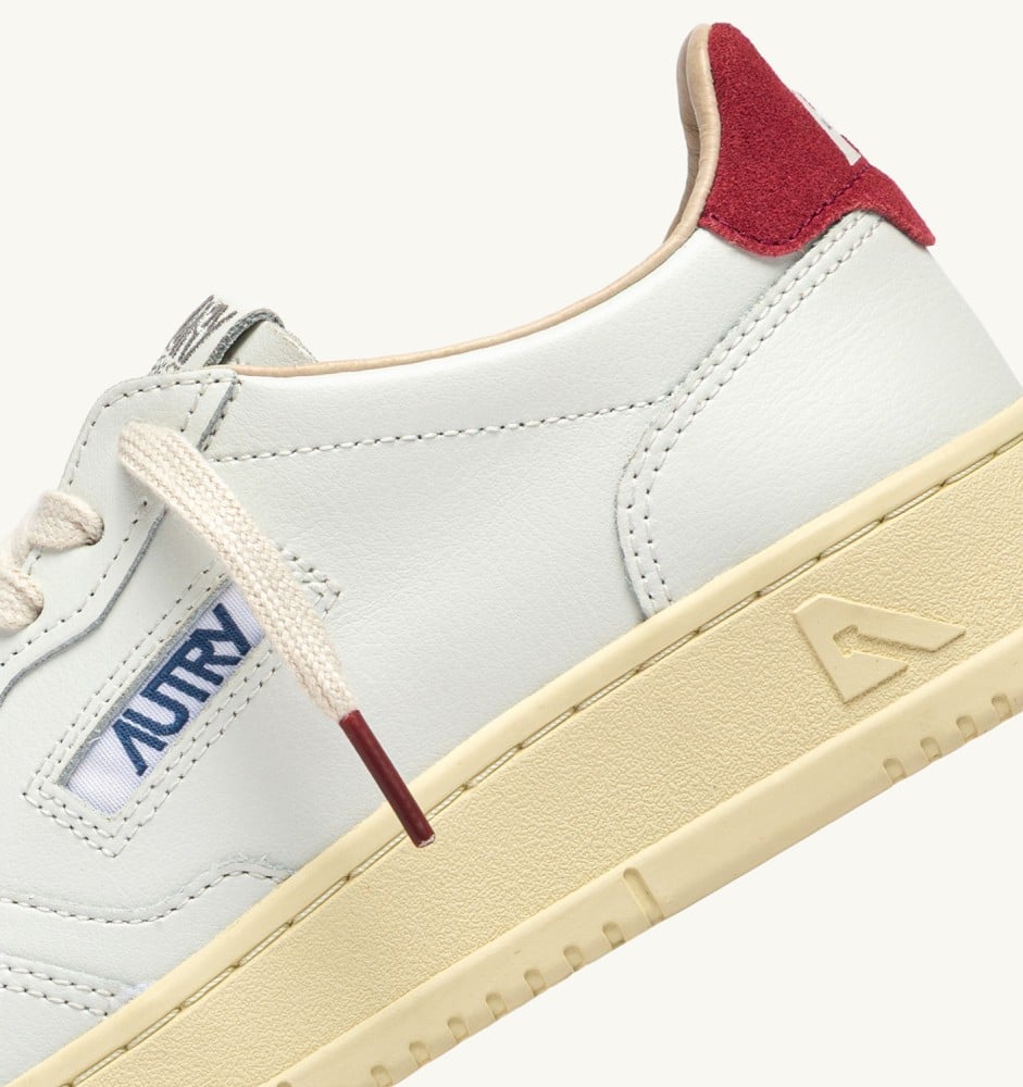 MEDALIST LOW IN WHITE LEATHER AND DEEP CLARET SUEDE