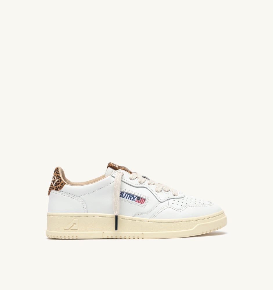 MEDALIST LOW IN WHITE LEATHER AND LEOPARD SUEDE