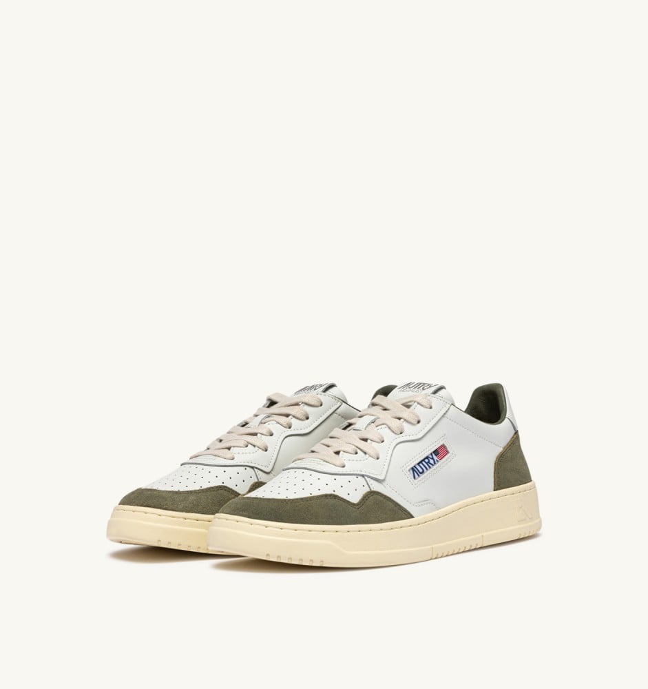 MEDALIST LOW IN WHITE LEATHER AND SMOKED GREEN SUEDE