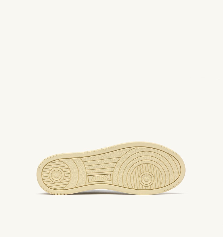 MEDALIST LOW IN WHITE LEATHER AND SNOW WHITE SUEDE