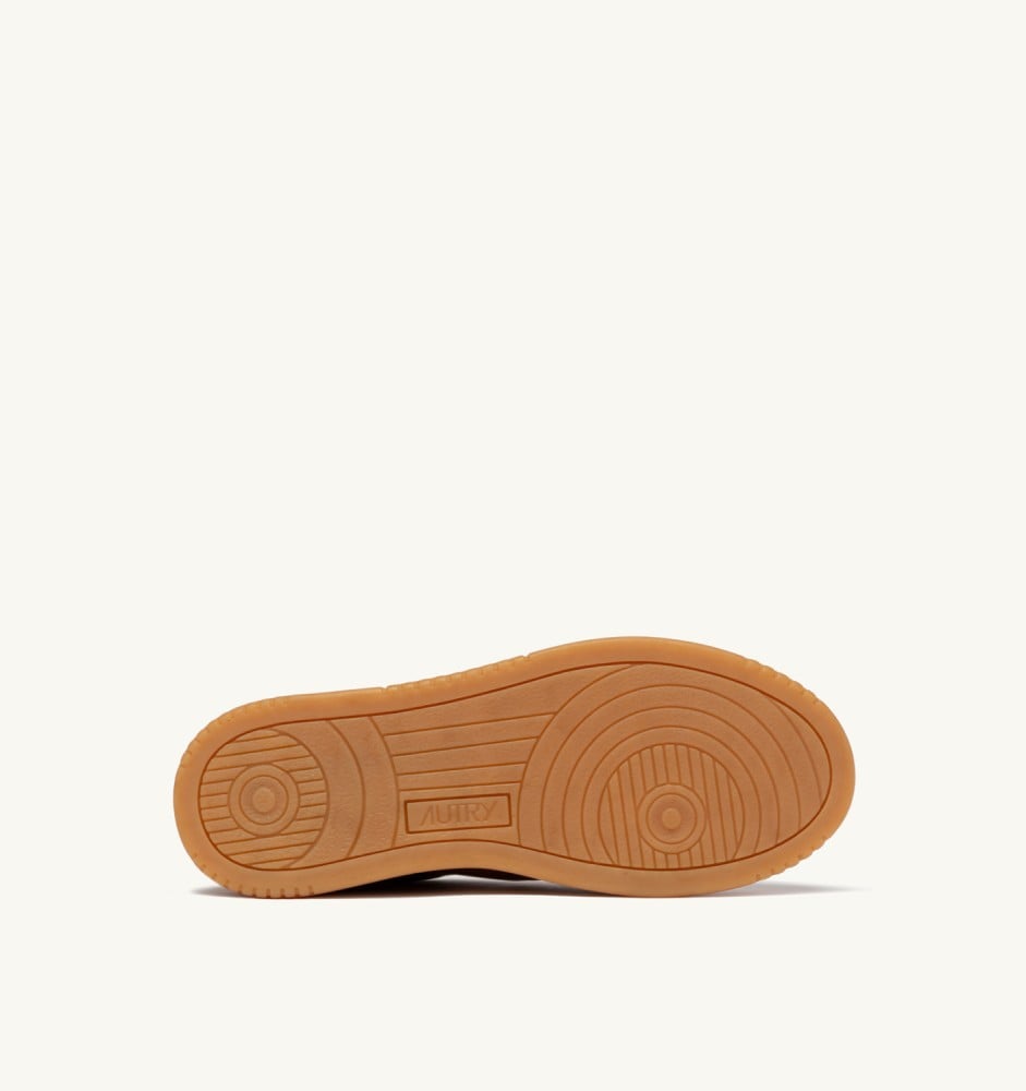 MEDALIST LOW IN COGNAC AND MARSHMALLOW LEATHER