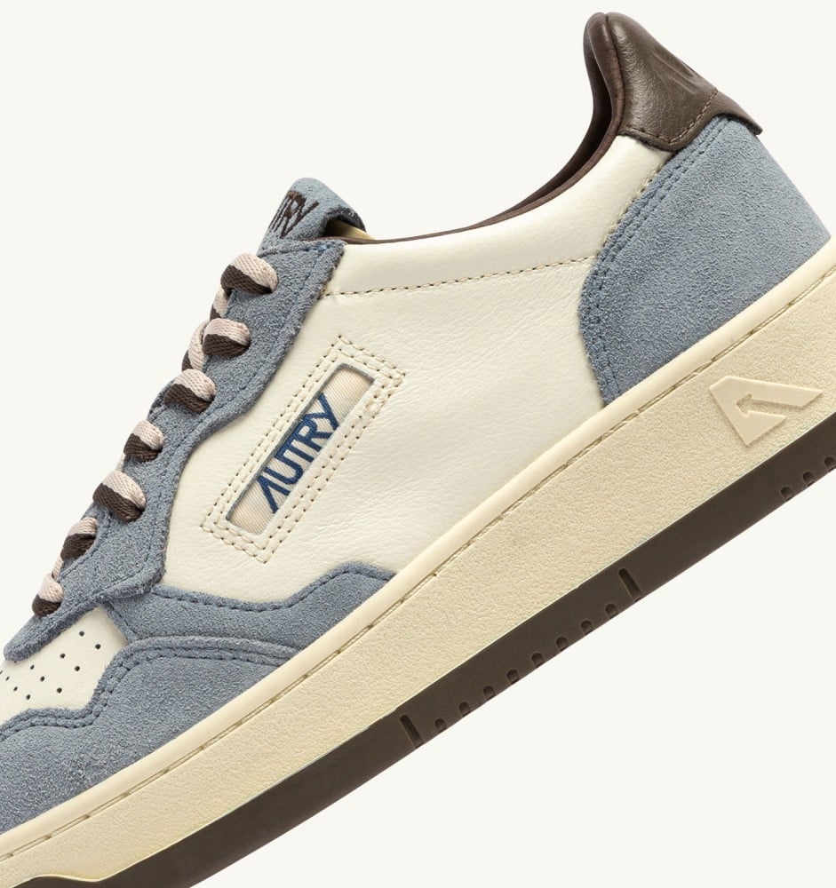 MEDALIST LOW IN CHOCOLATE CHIP AND SKY LEATHER AND SUEDE