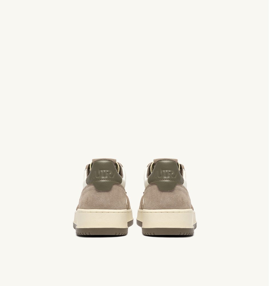MEDALIST LOW IN COVERT GREEN AND LICORICE LEATHER AND SUEDE