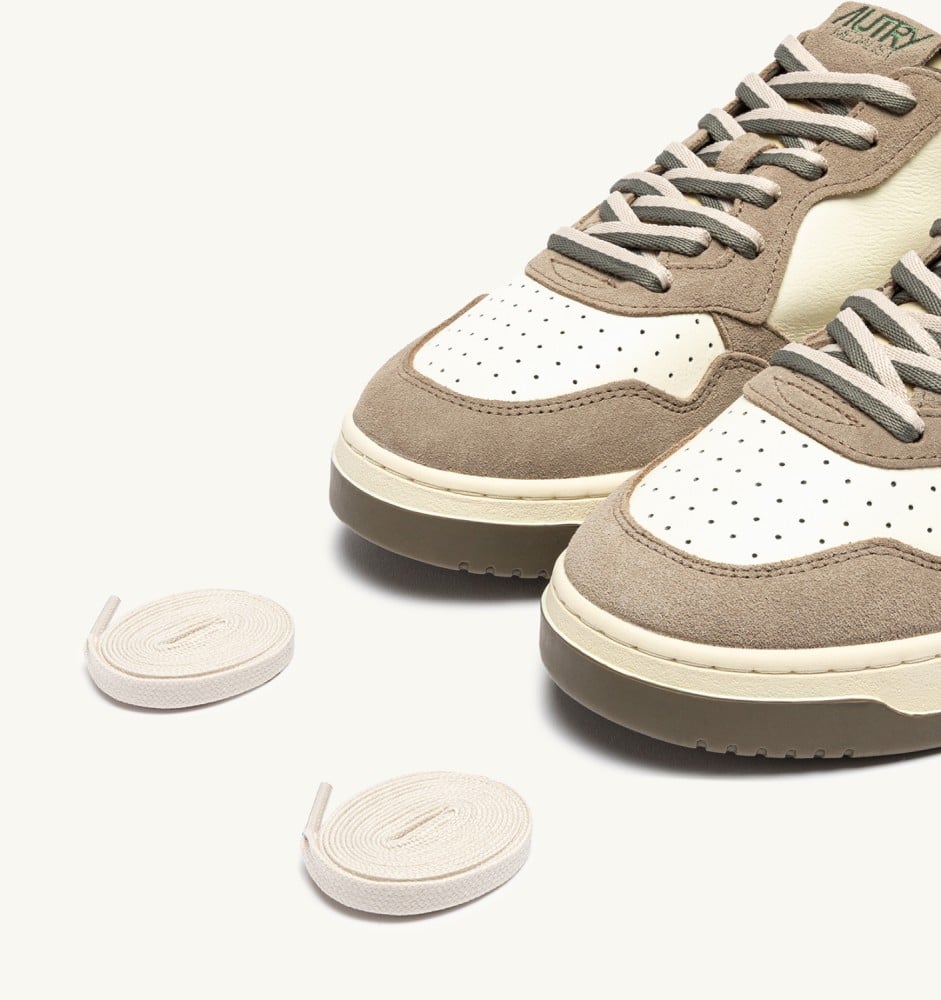 MEDALIST LOW IN COVERT GREEN AND LICORICE LEATHER AND SUEDE