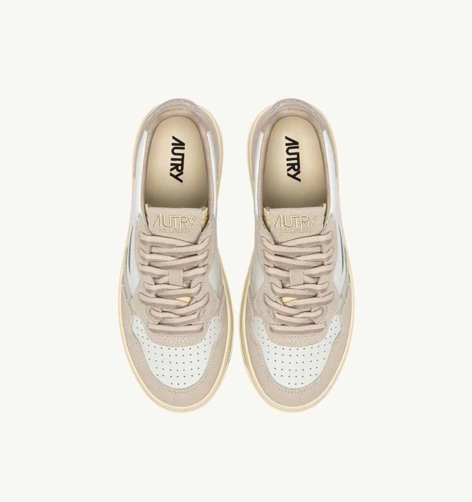 MEDALIST LOW IN FEATHER GRAY AND LAMB LEATHER AND SUEDE