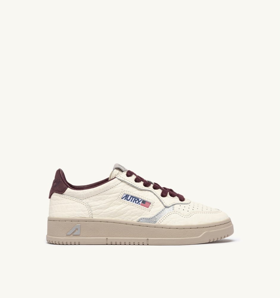 MEDALIST LOW IN FIG AND SILVER LEATHER