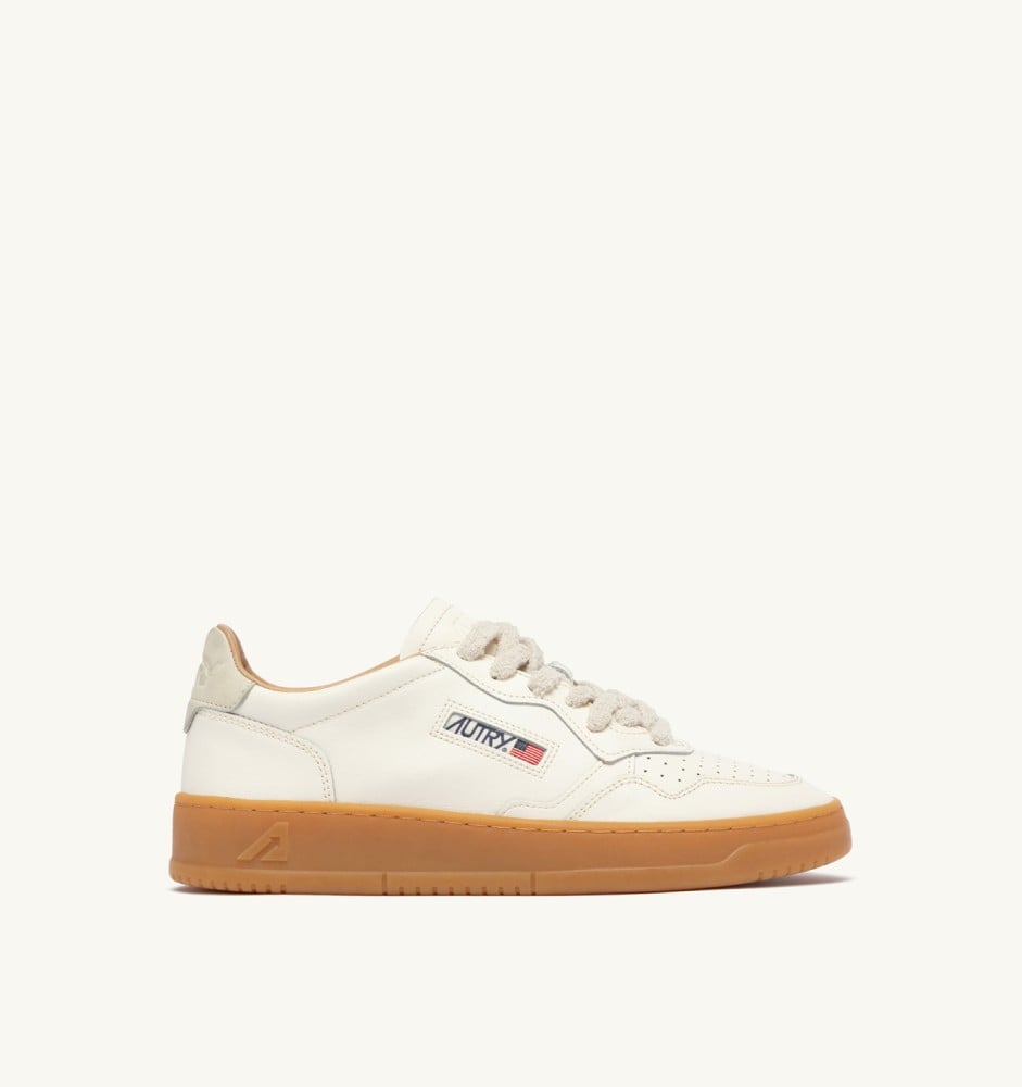 MEDALIST LOW IN MARSHMALLOW LEATHER