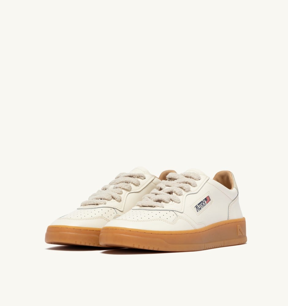 MEDALIST LOW IN MARSHMALLOW LEATHER