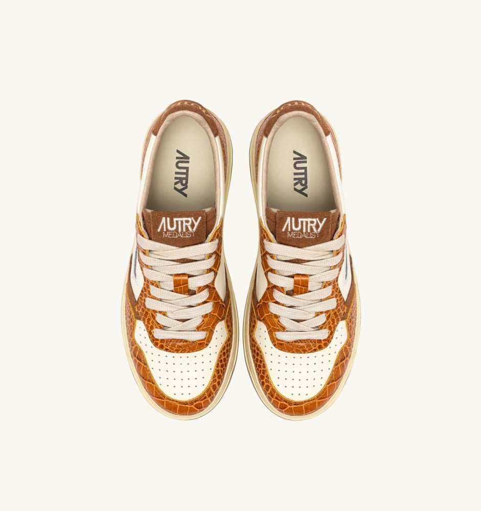 MEDALIST LOW IN MARSHMALLOW AND KENYA LEATHER