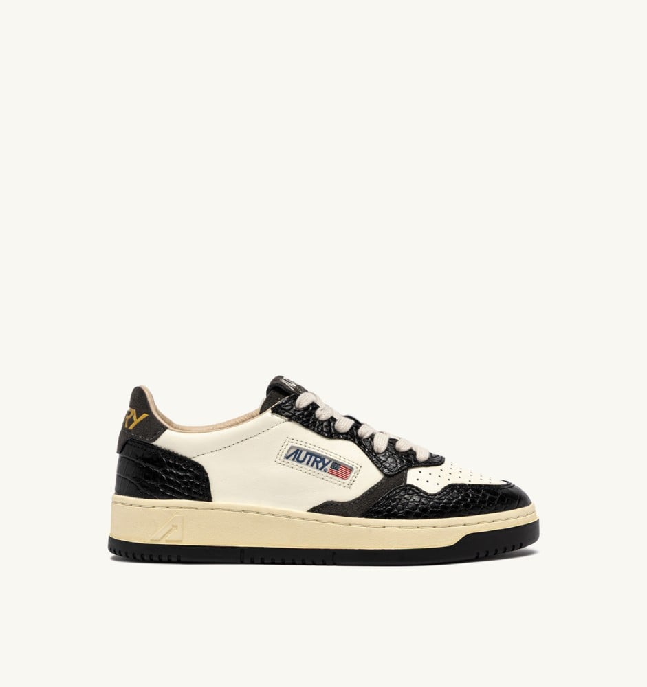 MEDALIST LOW IN MARSHMALLOW AND BLACK LEATHER