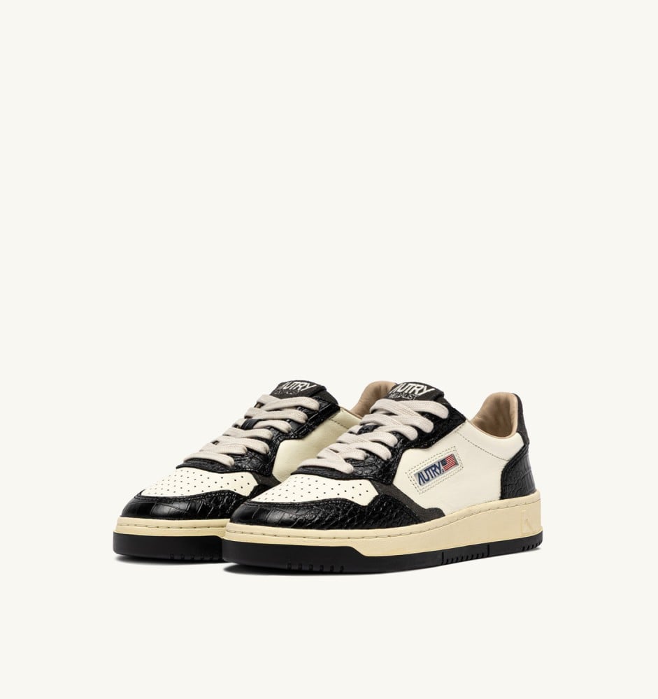 MEDALIST LOW IN MARSHMALLOW AND BLACK LEATHER