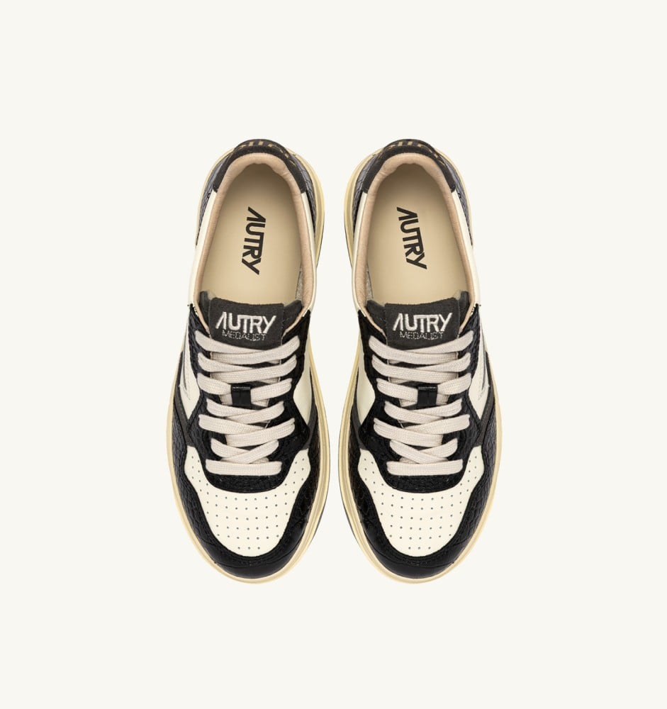 MEDALIST LOW IN MARSHMALLOW AND BLACK LEATHER