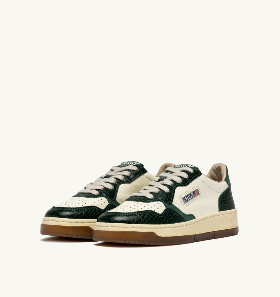 MEDALIST LOW IN MARSHMALLOW AND GREEN LEATHER