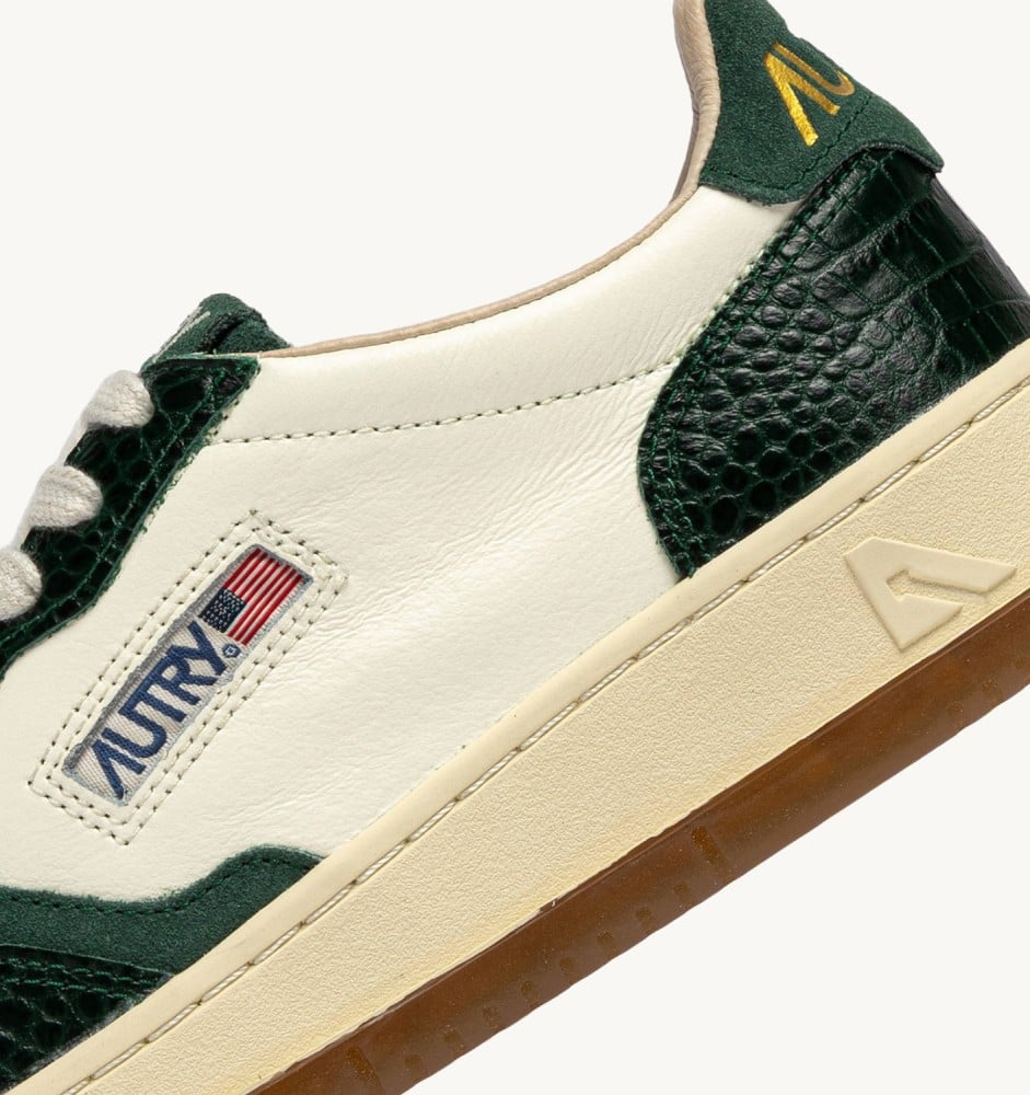 MEDALIST LOW IN MARSHMALLOW AND GREEN LEATHER