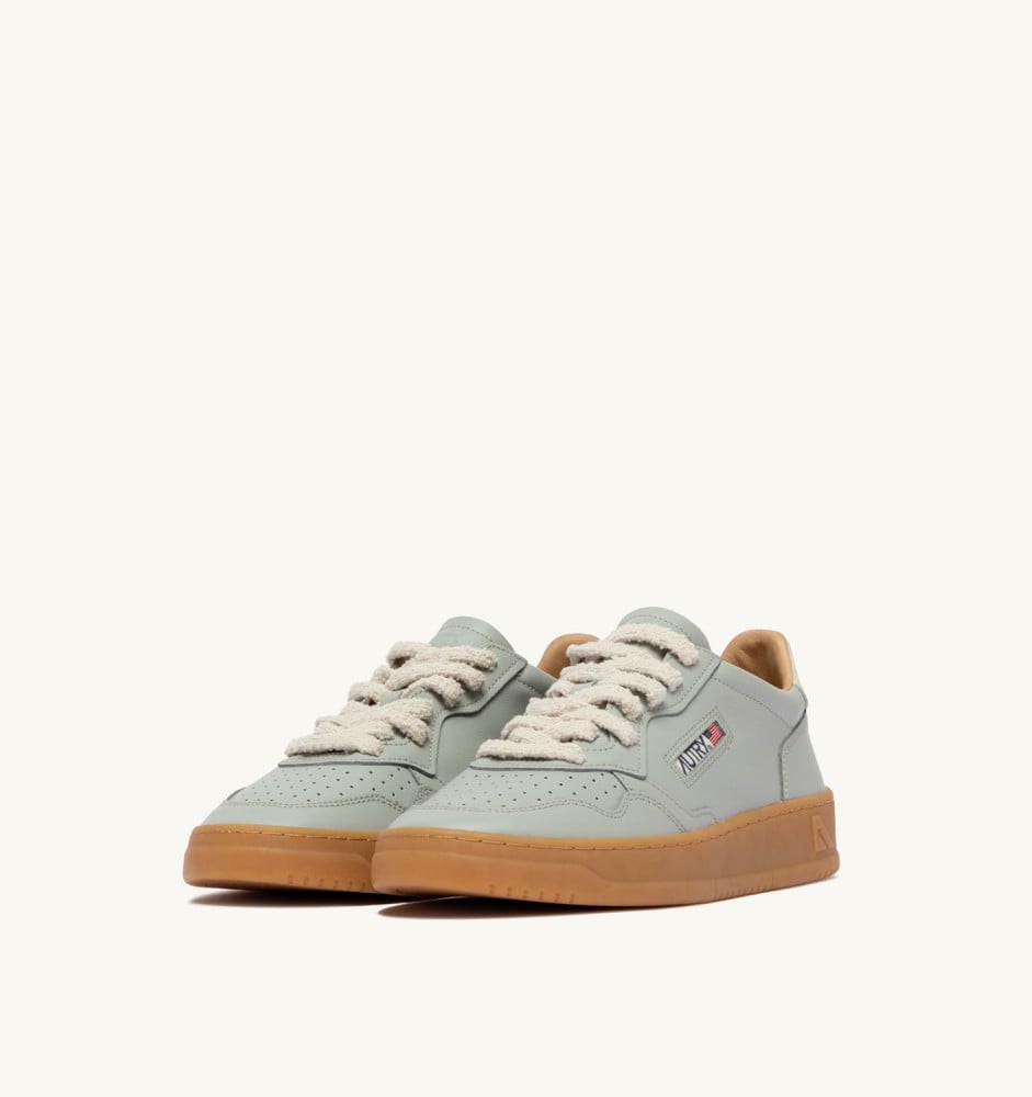 MEDALIST LOW IN MILITARY AND MARSHMALLOW LEATHER