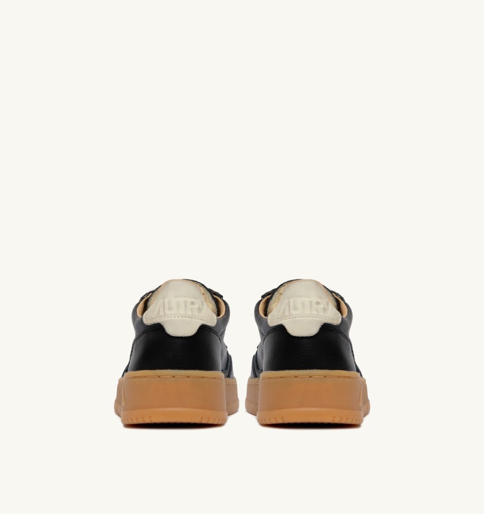 MEDALIST LOW IN BLACK AND MARSHMALLOW LEATHER