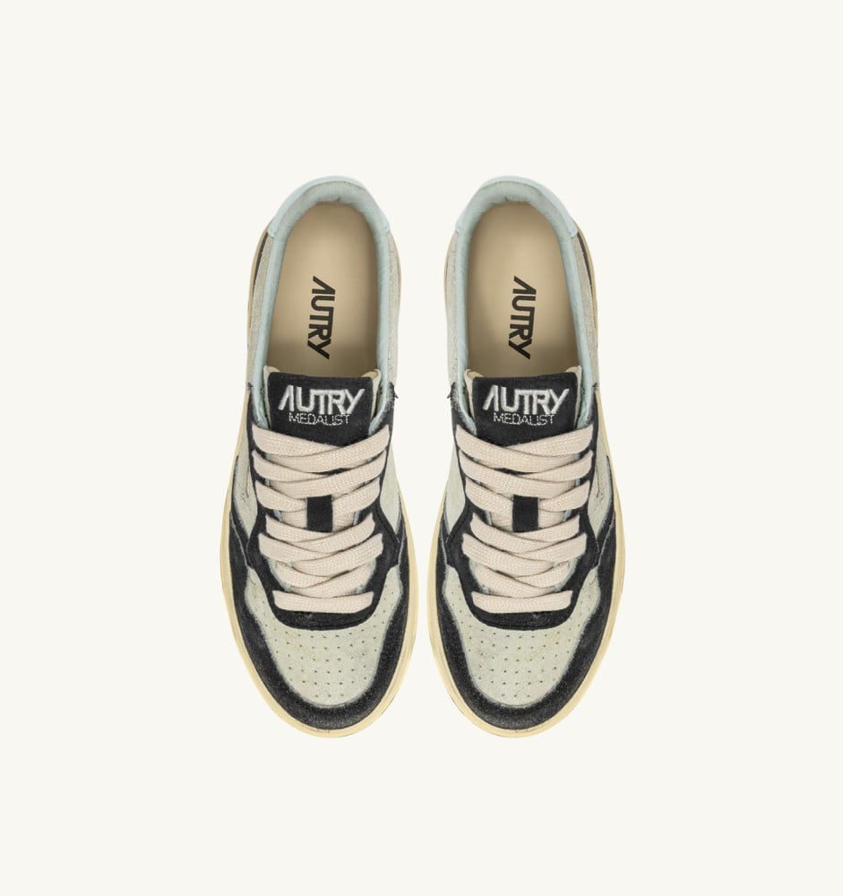 MEDALIST LOW IN SILVER AND BLACK SUGAR SUEDE