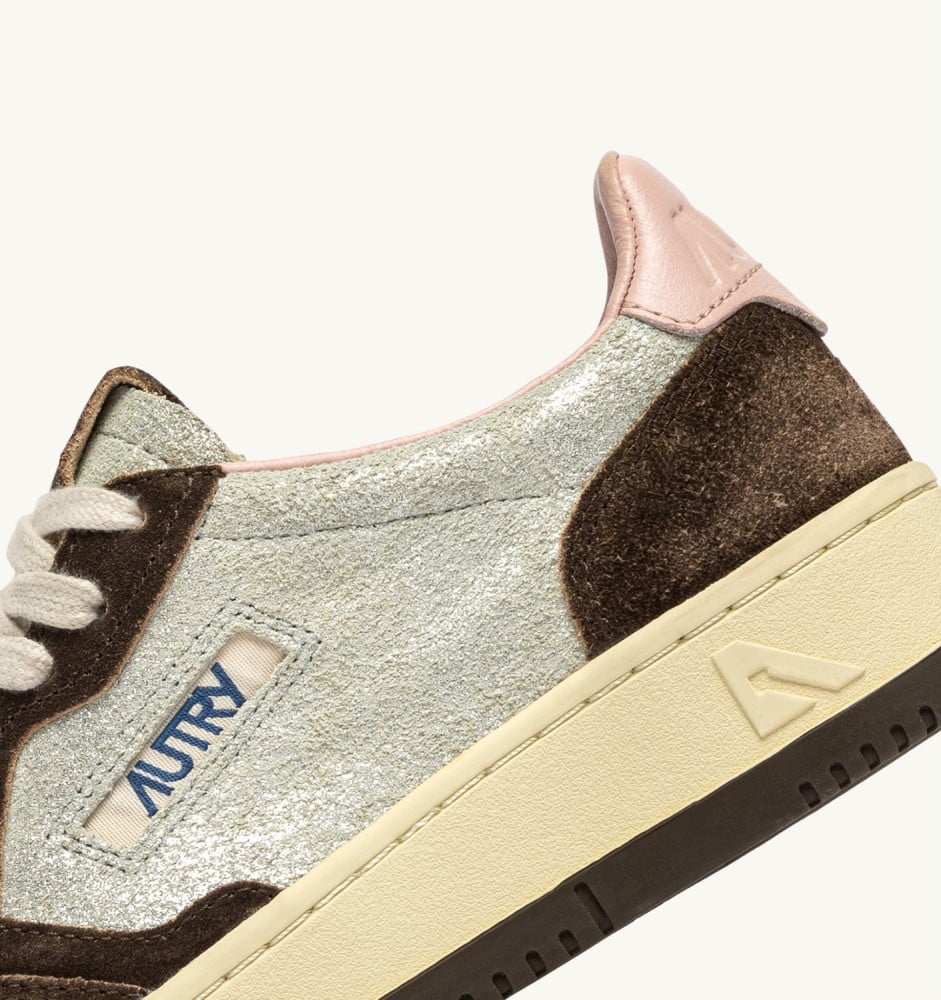 MEDALIST LOW IN SILVER AND MUSTANG SUGAR SUEDE