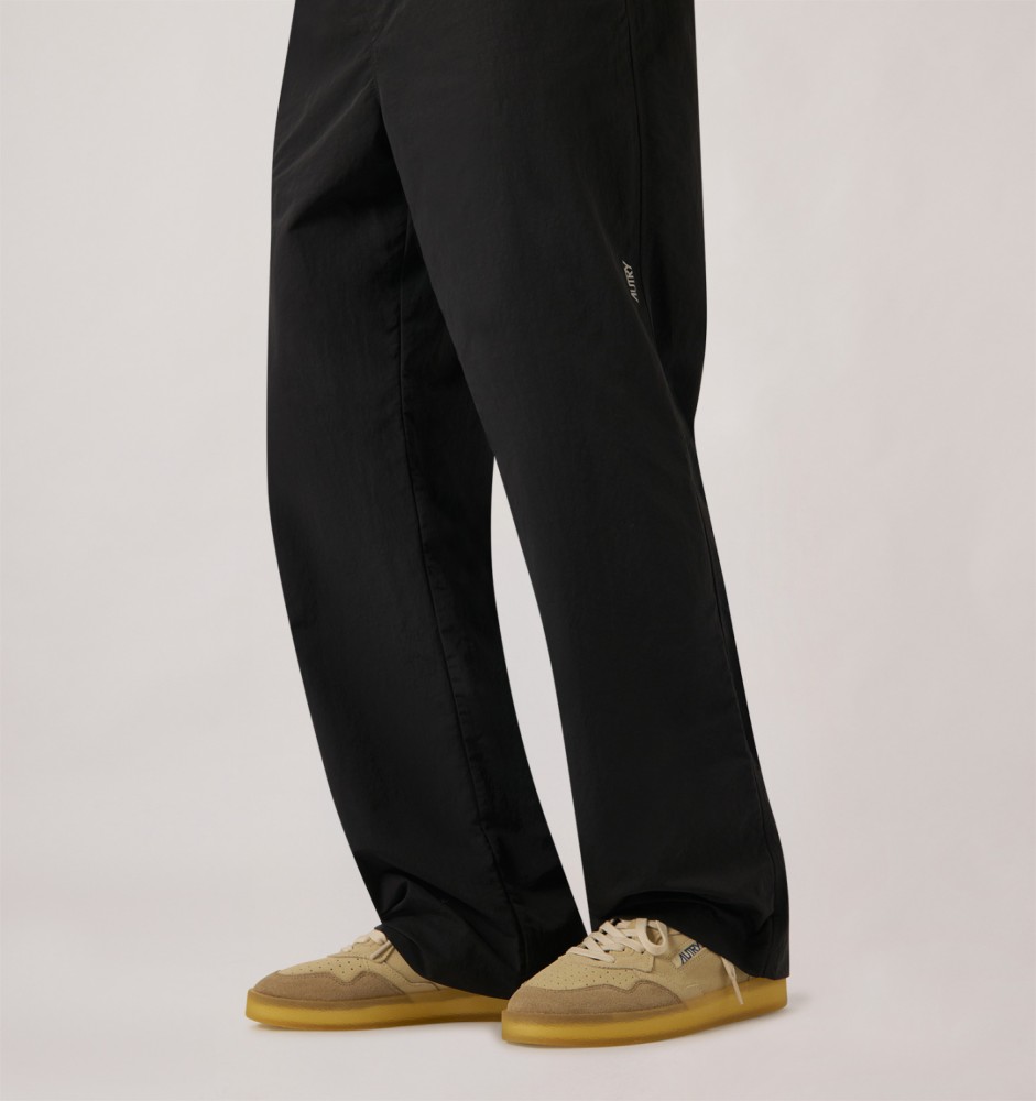 MEDALIST LOW IN BISCOTTI AND KANGAROO SUEDE