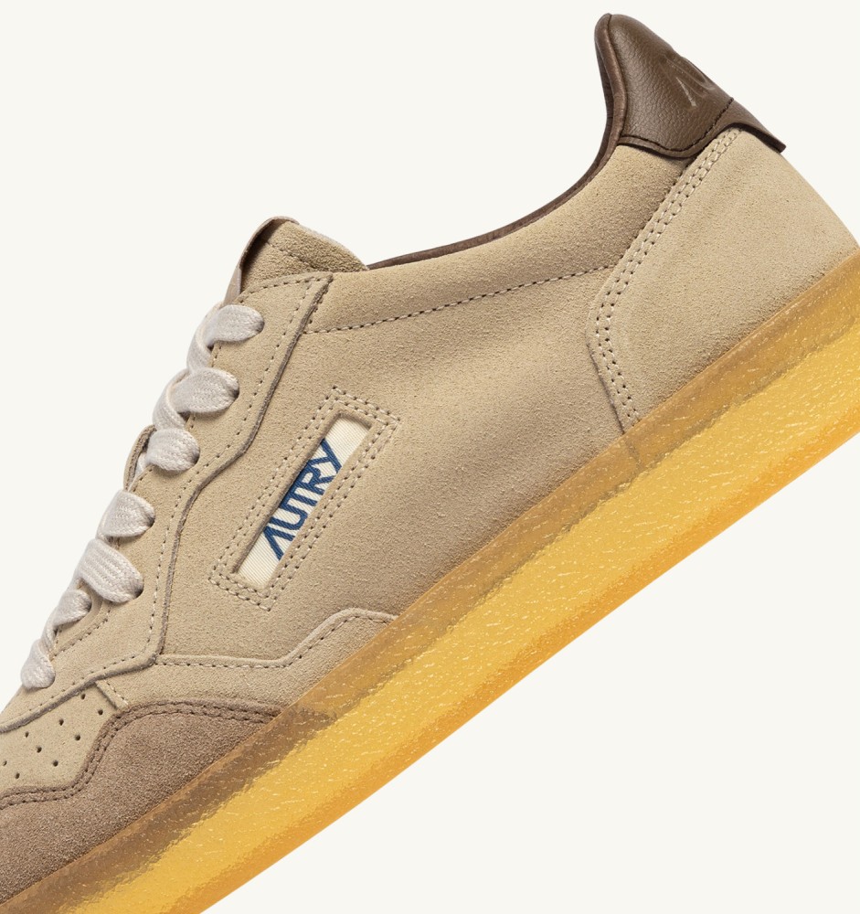 MEDALIST LOW IN BISCOTTI AND KANGAROO SUEDE