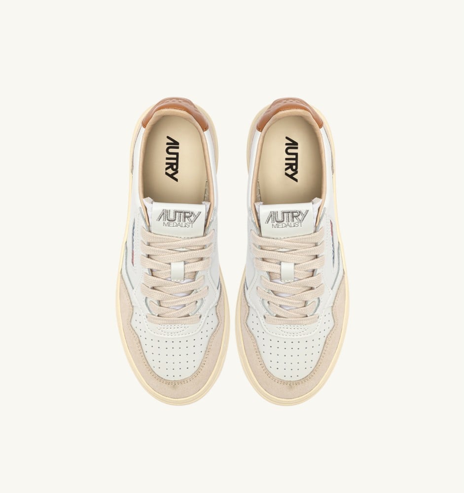 MEDALIST LOW IN WHITE LEATHER AND LION SUEDE