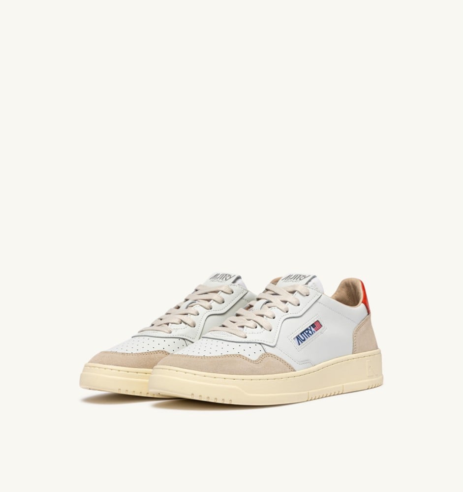 MEDALIST LOW IN WHITE AND LION LEATHER AND SUEDE
