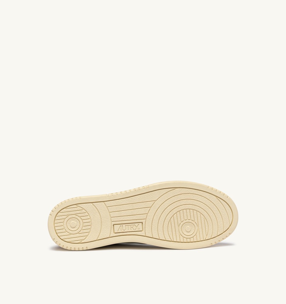 MEDALIST LOW IN WHITE LEATHER AND SLICKER SUEDE WITH LETTERING