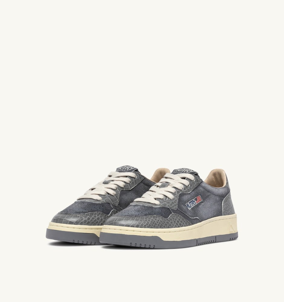 MEDALIST LOW IN NIGHT OWL SUEDE AND LEATHER