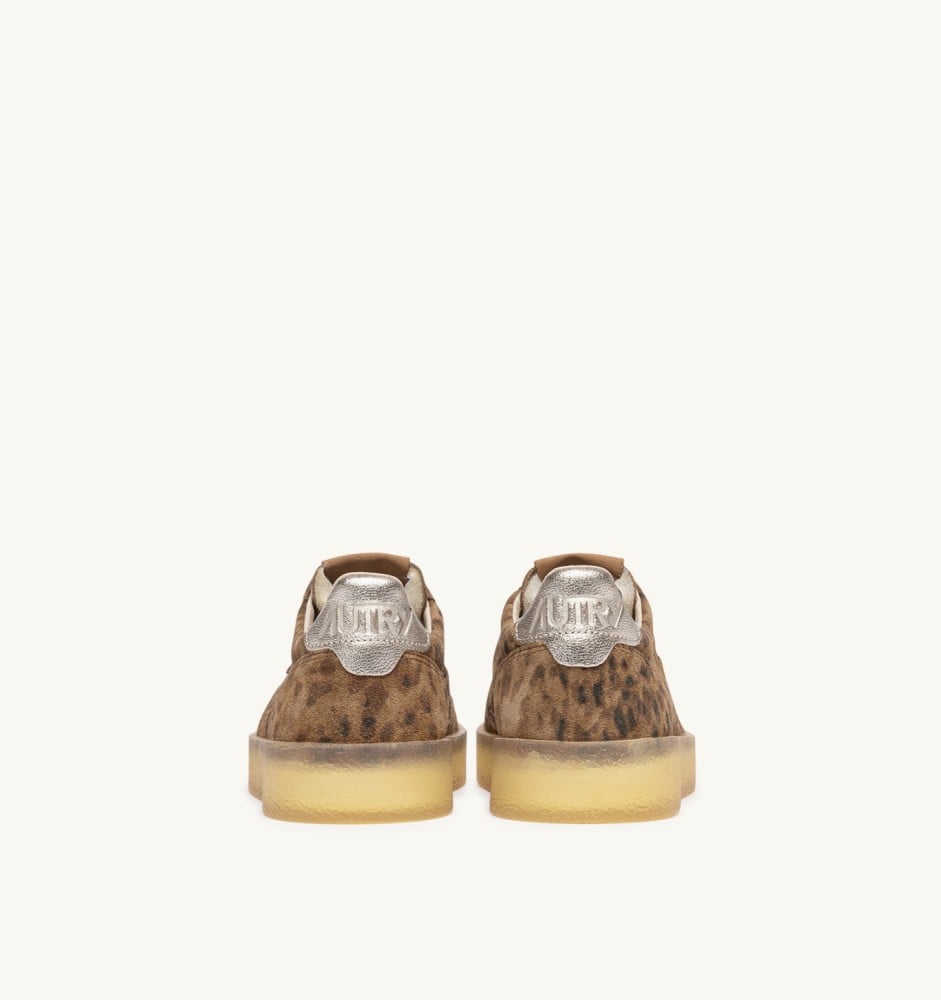 MEDALIST LOW IN EVYLEO AND PLATINUM SUEDE