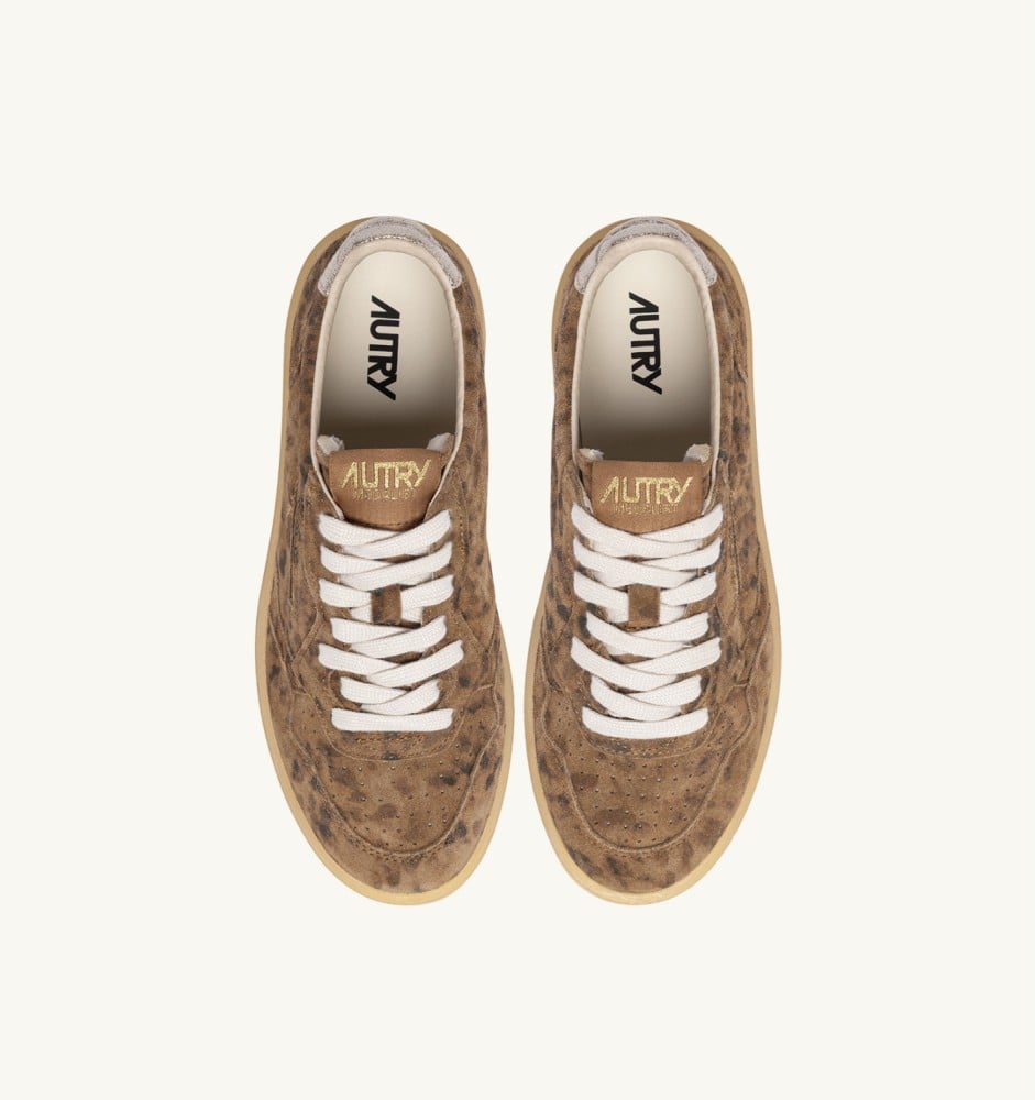MEDALIST LOW IN EVYLEO AND PLATINUM SUEDE