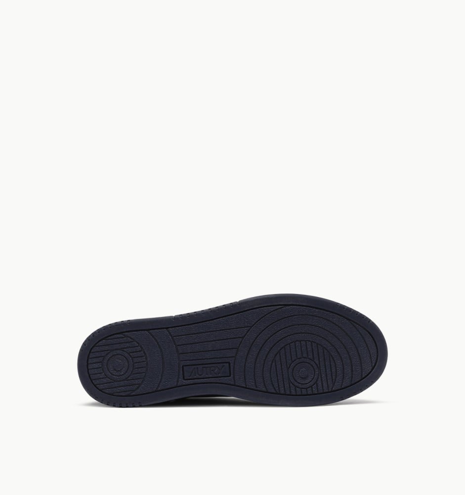MEDALIST LOW IN NAVY AND VAPOR SUEDE